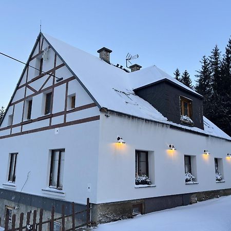 Отель Wolf House Klinovec Лоучна-под-Клиновцем Экстерьер фото